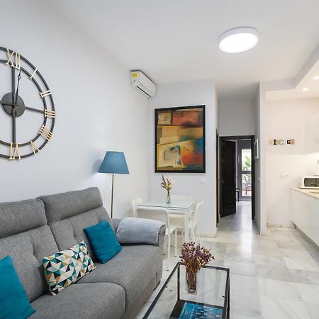 Apartamento Triana Deluxe Con Patio Privado Seville Luaran gambar