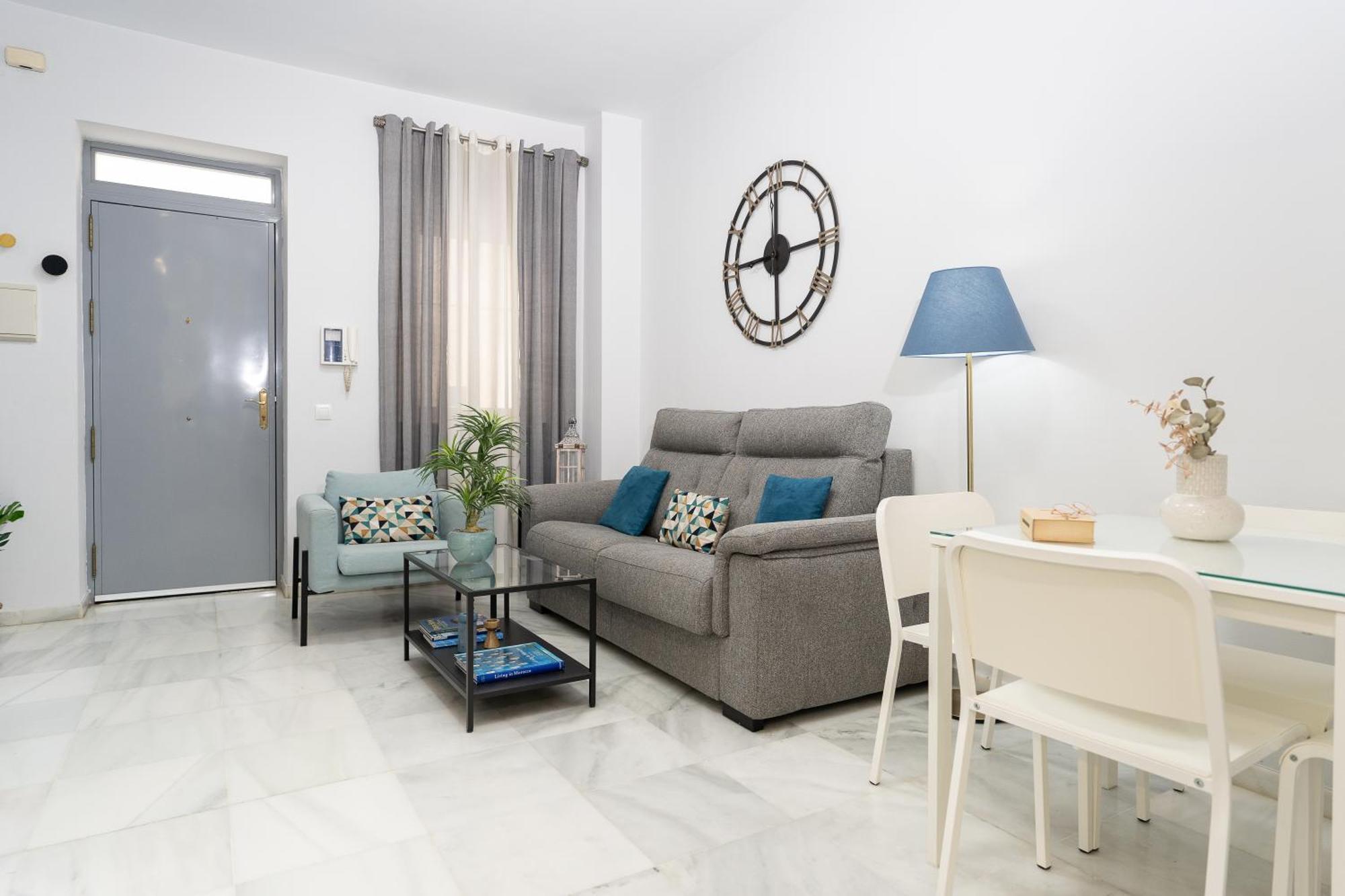 Apartamento Triana Deluxe Con Patio Privado Seville Luaran gambar