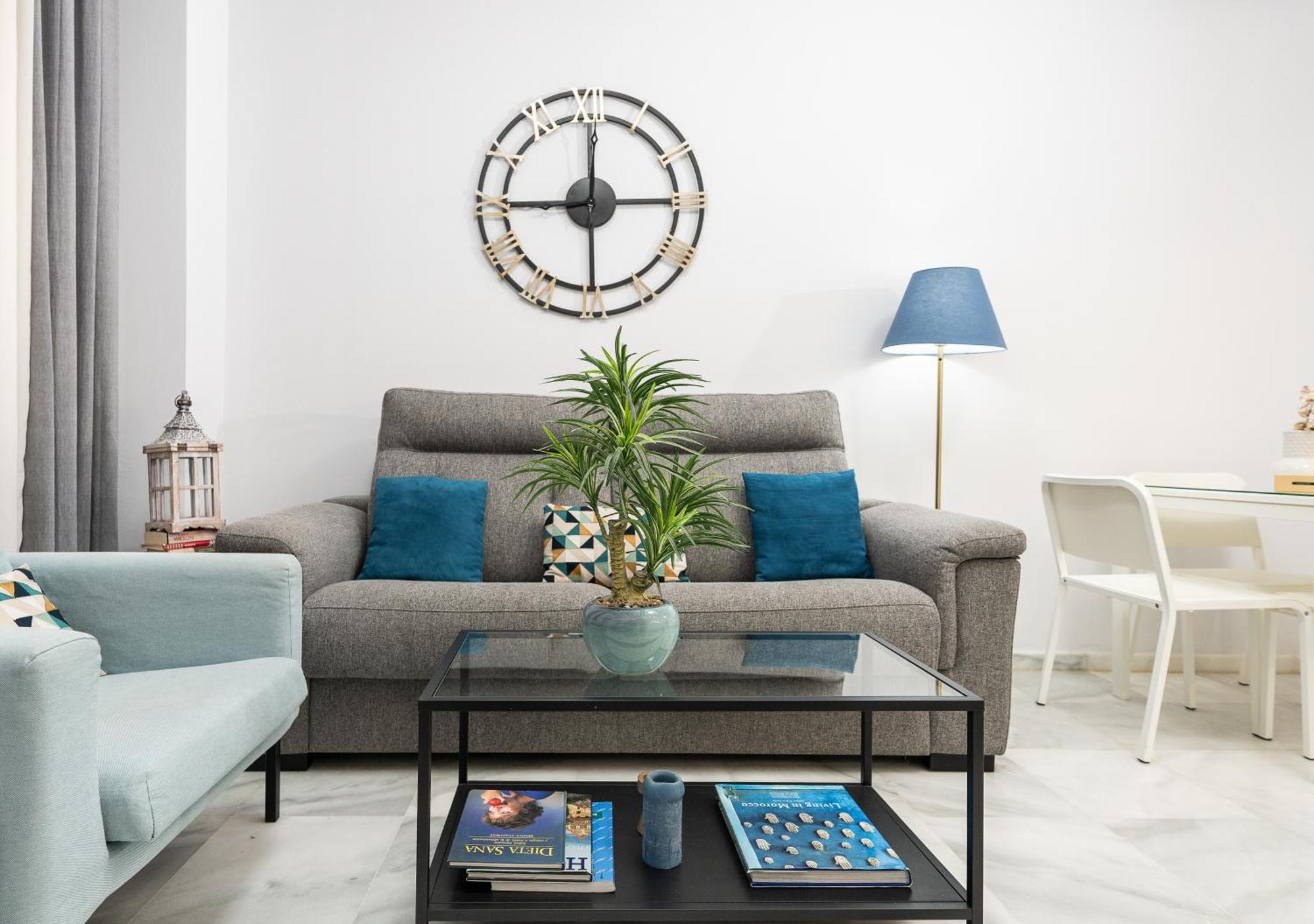 Apartamento Triana Deluxe Con Patio Privado Seville Luaran gambar
