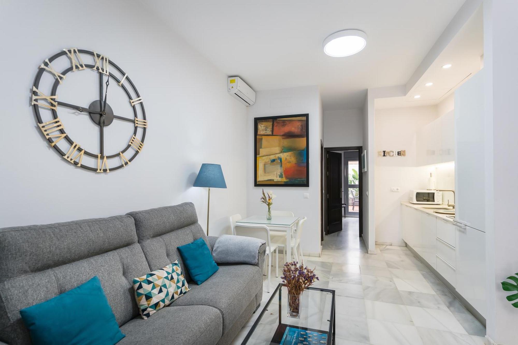 Apartamento Triana Deluxe Con Patio Privado Seville Luaran gambar