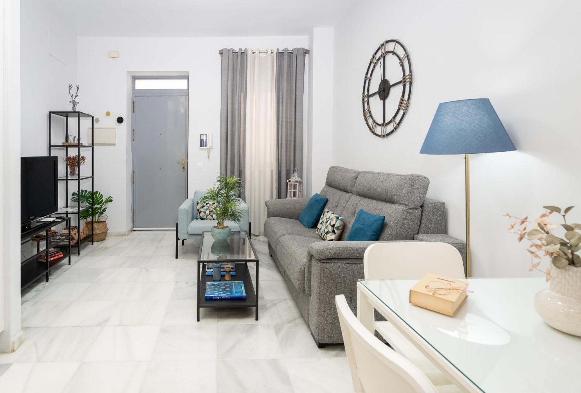 Apartamento Triana Deluxe Con Patio Privado Seville Luaran gambar
