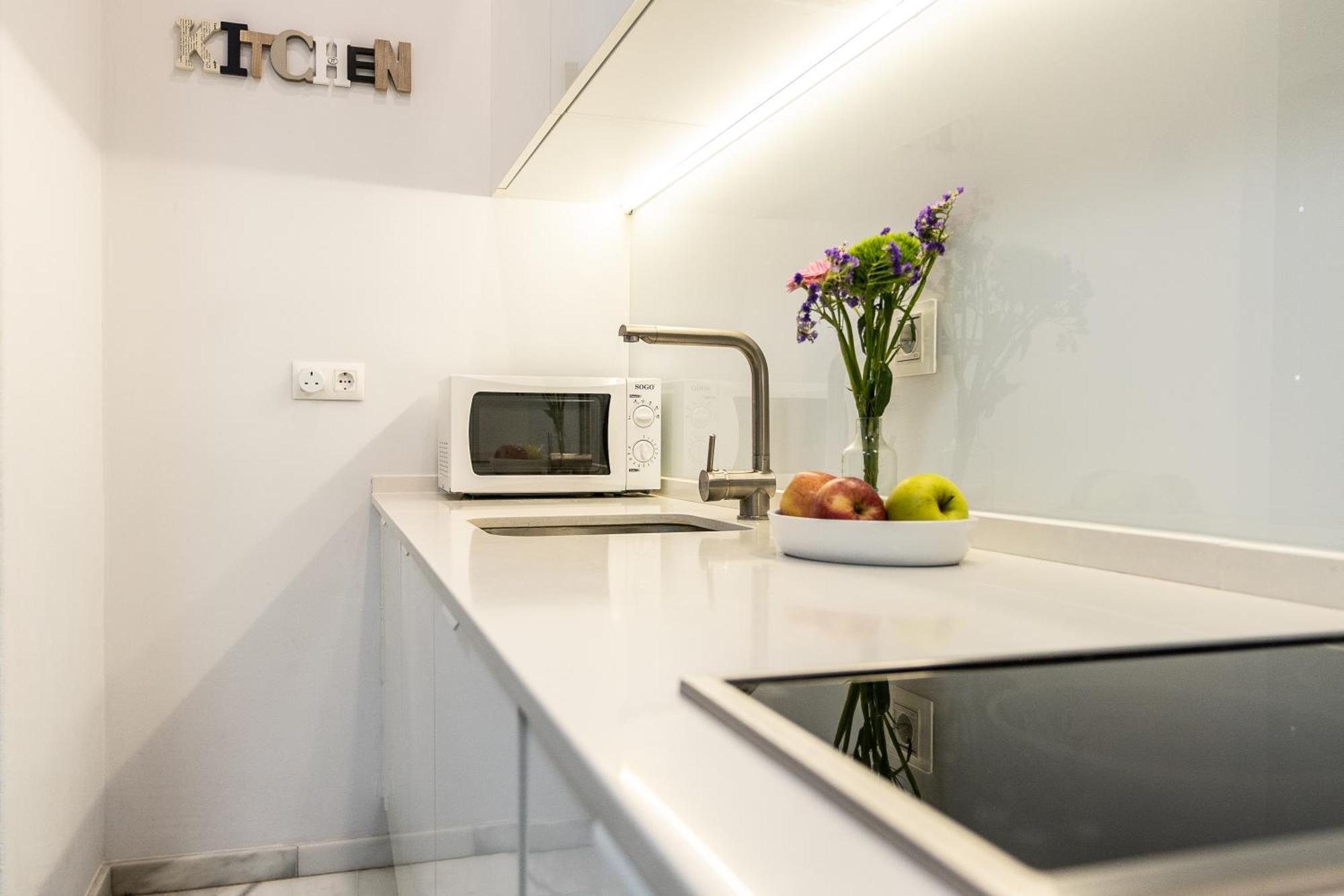 Apartamento Triana Deluxe Con Patio Privado Seville Luaran gambar
